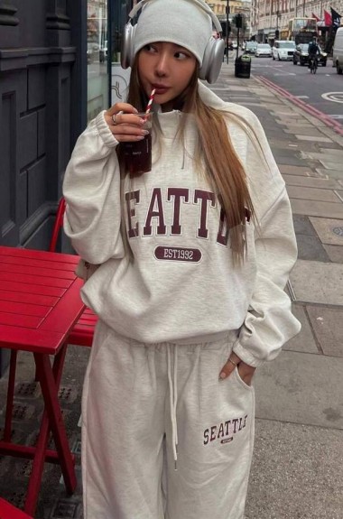 Спортивный костюм с надписью SPL-7092A690 Спортивный костюм с надписью SPL-7092A690