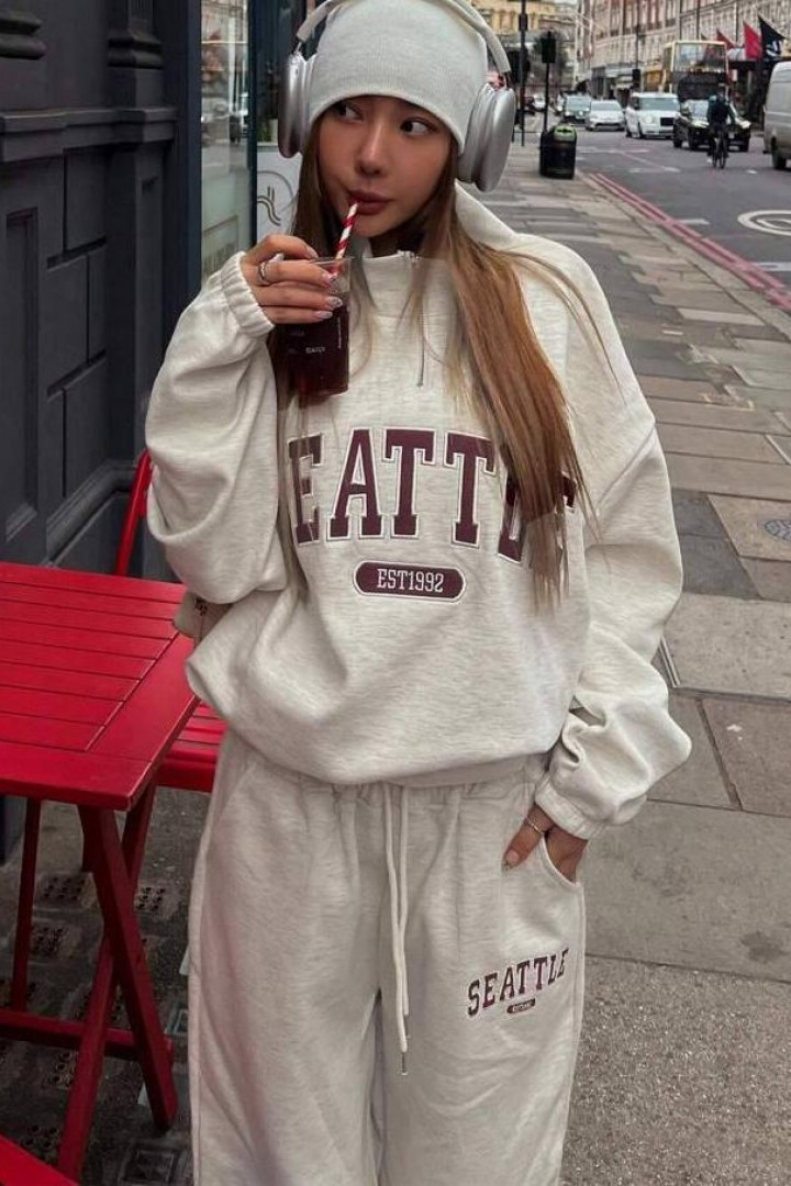 Спортивный костюм с надписью SPL-7092A690 Спортивный костюм с надписью SPL-7092A690