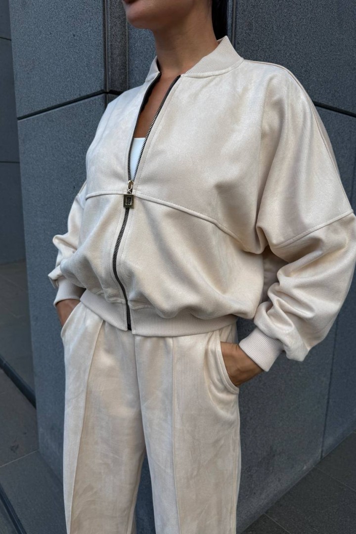 Стильний костюм із м’якої замші  SPL-7080A680 Стильний костюм із м’якої замші  SPL-7080A680