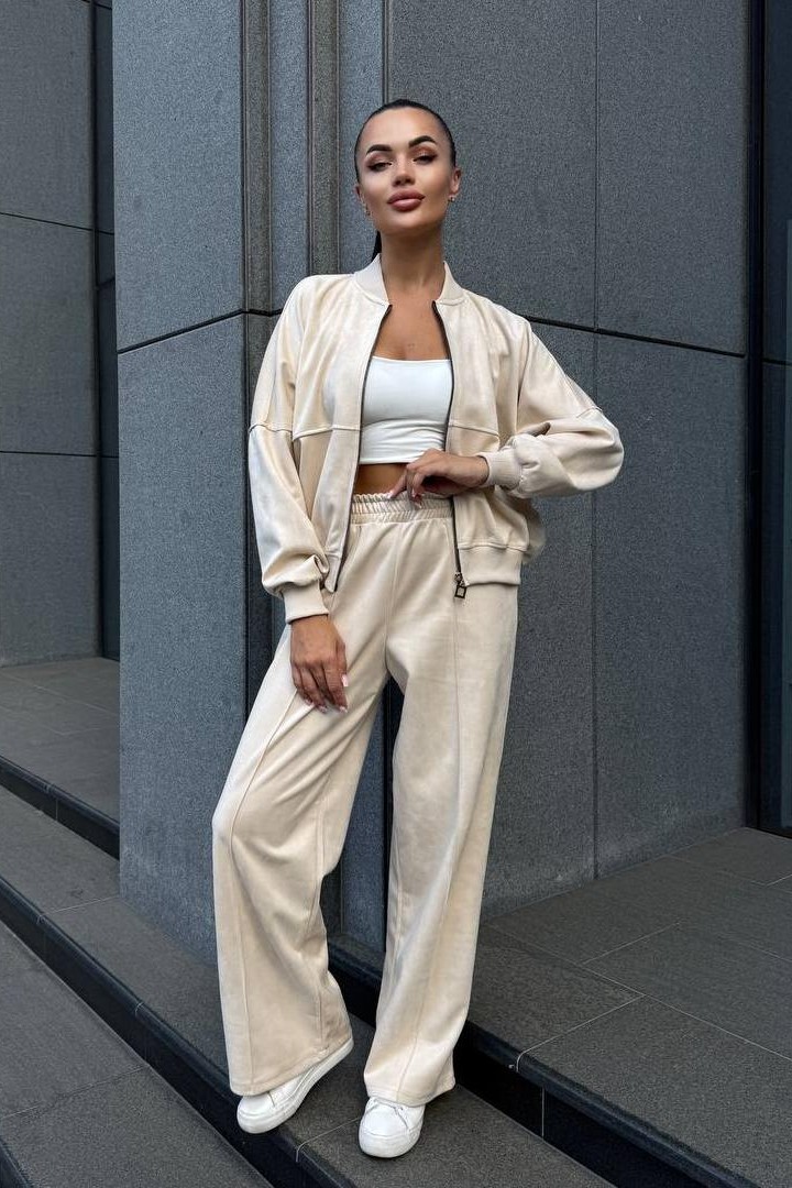 Стильний костюм із м’якої замші  SPL-7080A680 Стильний костюм із м’якої замші  SPL-7080A680