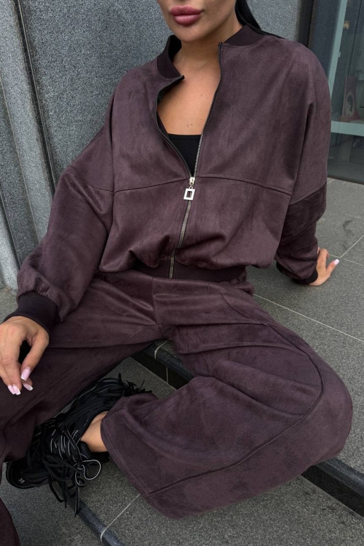 Стильний костюм із м’якої замші  SPL-7080A680 Стильний костюм із м’якої замші  SPL-7080A680