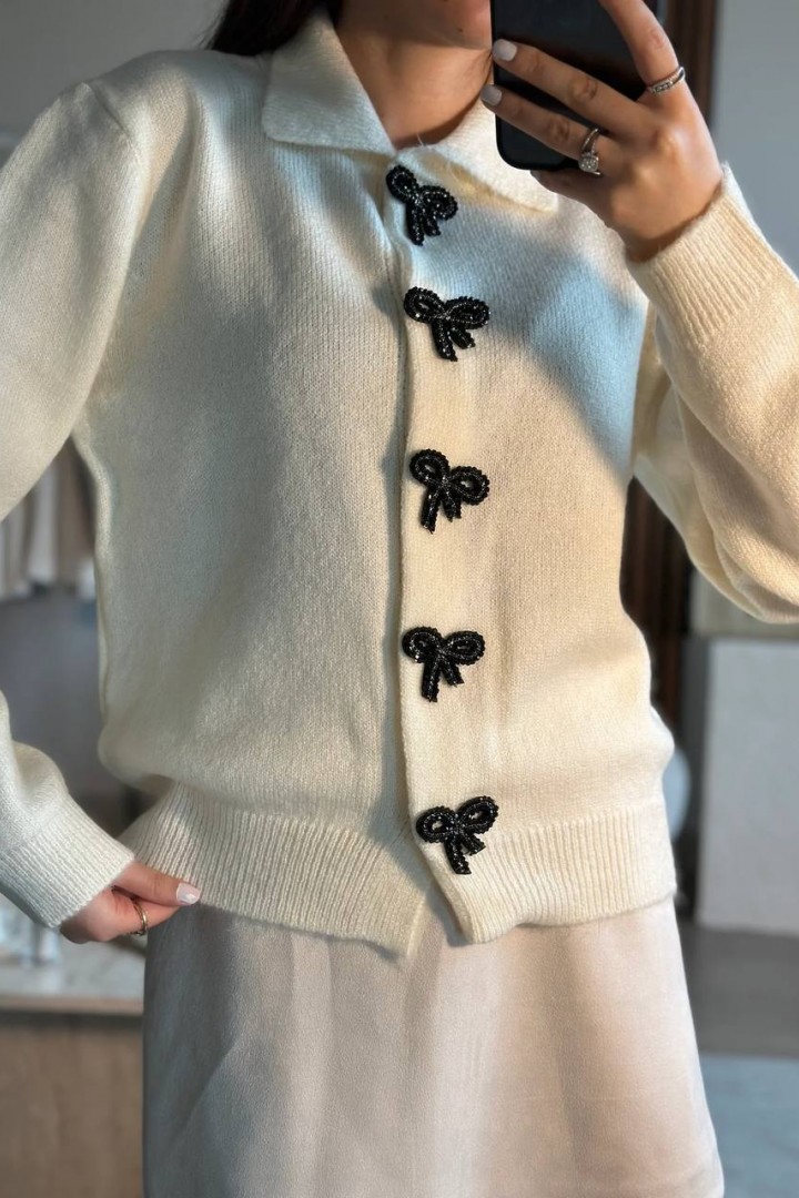 Кардиган жіночий   з гудзиками  AMU-4575A670