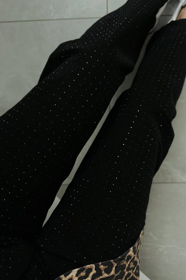 Чорні  джинси AMU-7453A999