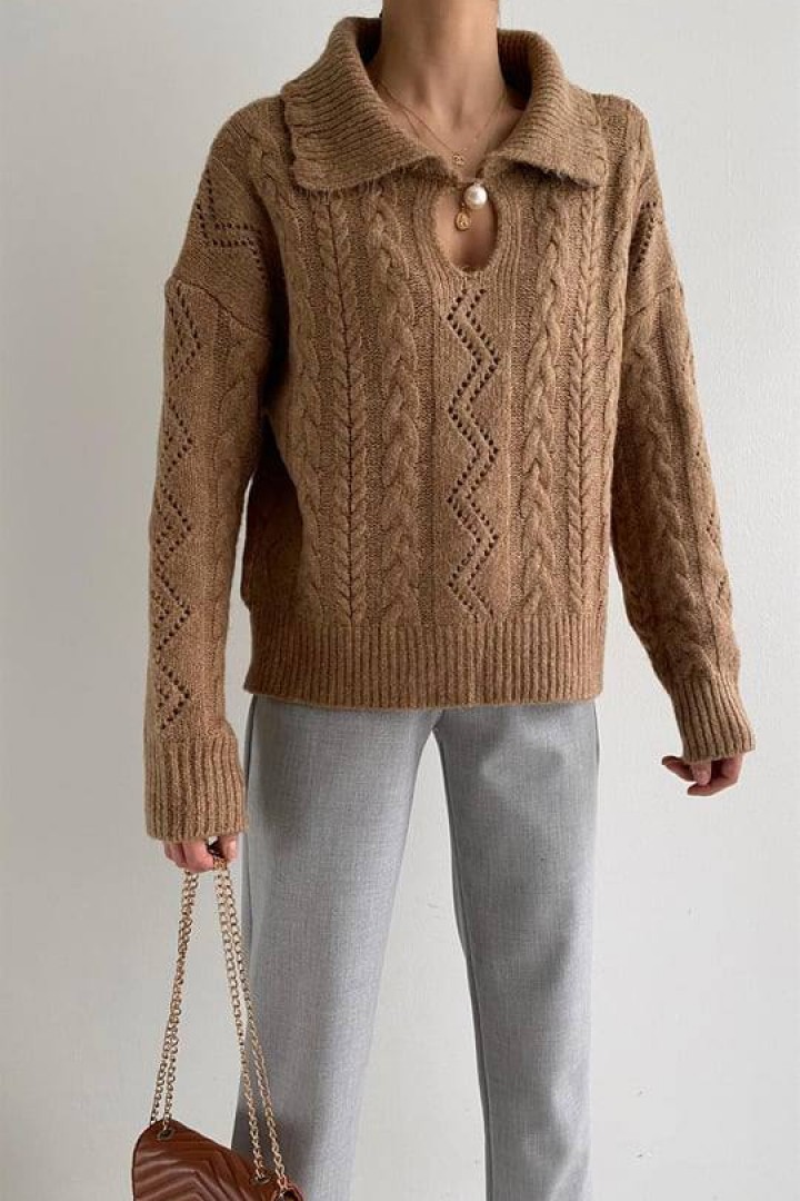 Свитер с воротником  AMU-3900A499