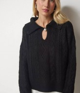 Свитер с воротником  AMU-3900A499