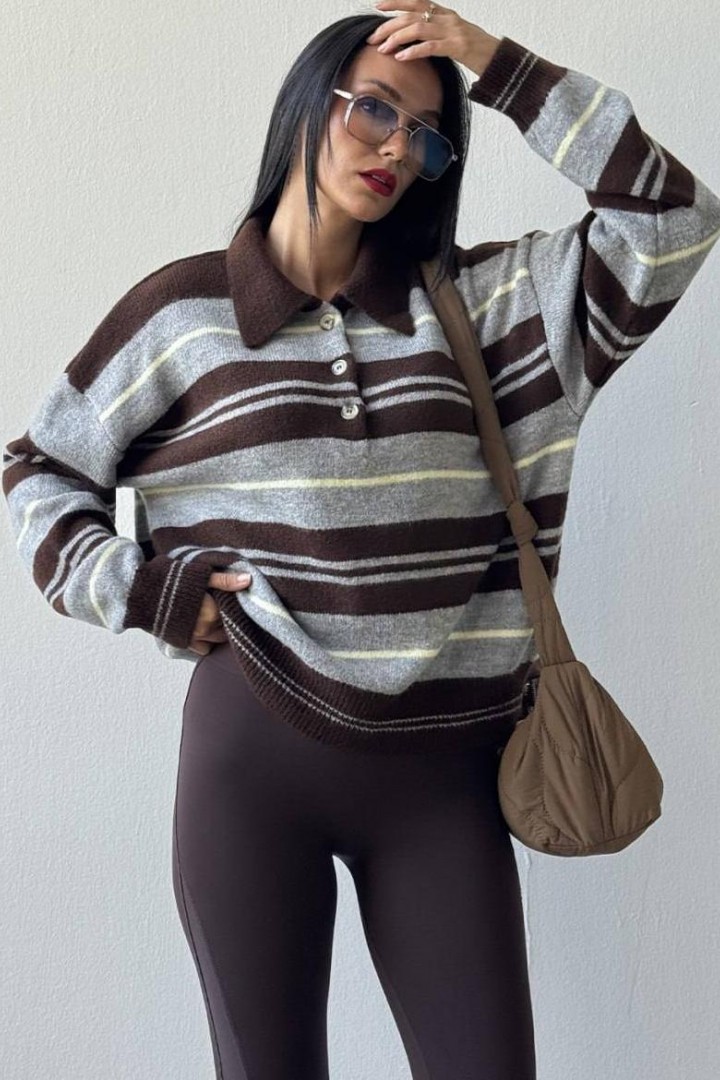 Свитер с воротничком  AMU-75191A670