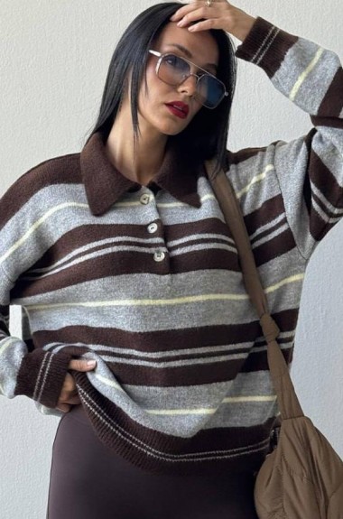 Свитер с воротничком  AMU-75191A670