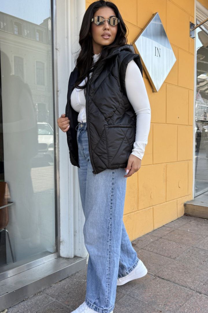 Жилетка с капюшоном  MB-55A700