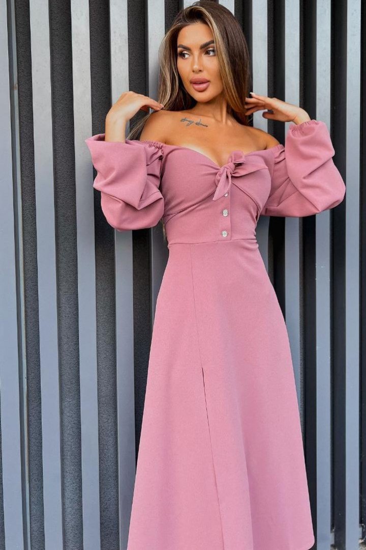 Платье с декольте  MB-63A650