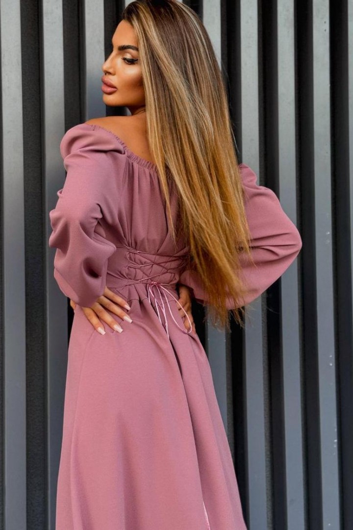 Платье с декольте  MB-63A650