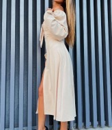 Платье с декольте  MB-63A650