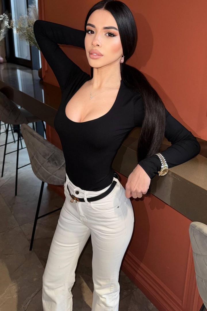 Боди с декольте  HOU-426A349