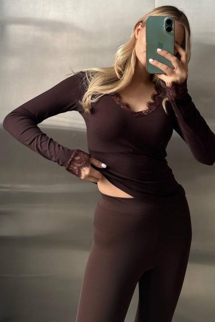 Лонгслив базовый с кружевом MV-892A400