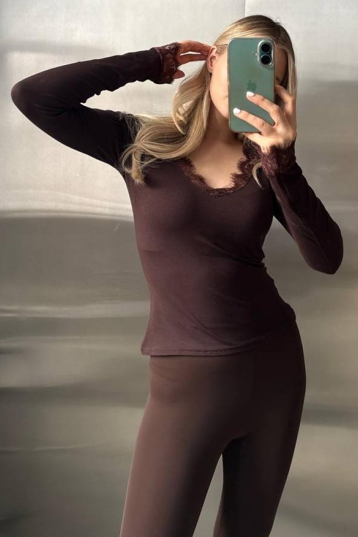 Лонгслив базовый с кружевом MV-892A400