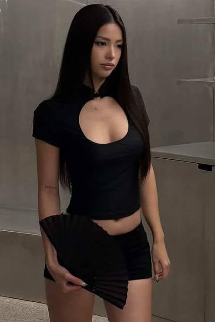 Топ з декольте  HOU-433A330 