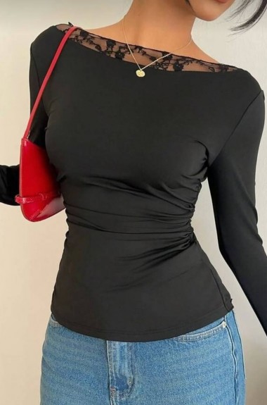 Черная блузка с кружевом  MSM-300A400