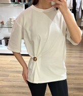 Женская  футболка c брошкой MV-835.1A450