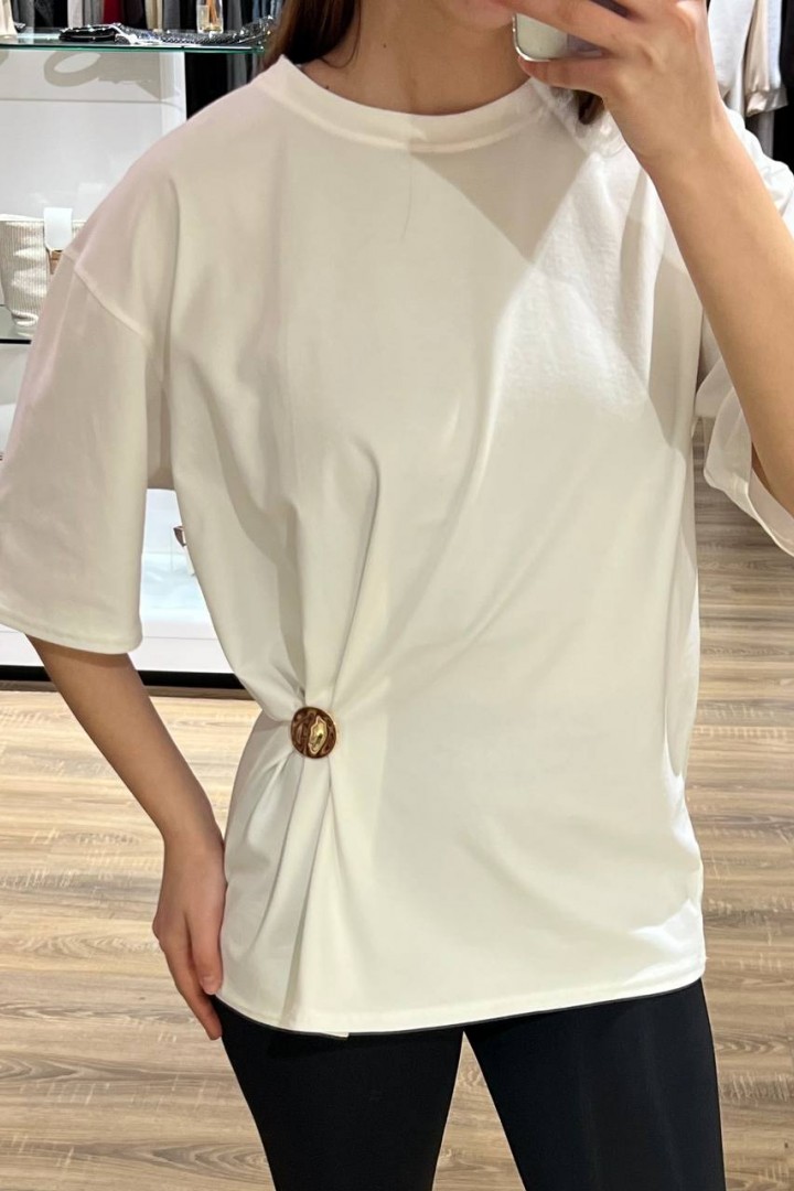 Женская  футболка c брошкой MV-835.1A450