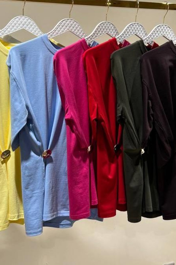 Женская  футболка c брошкой MV-835.1A450