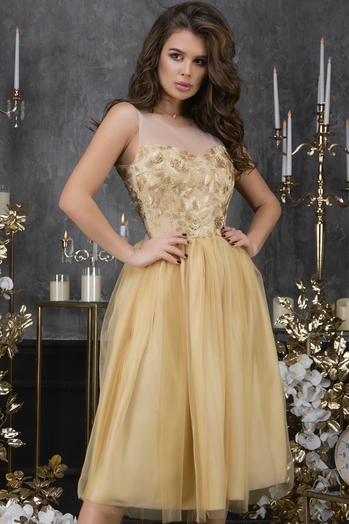 золотое платье