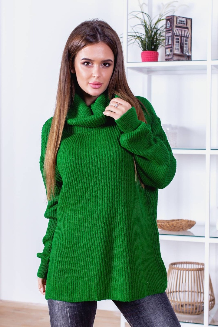 зеленый свитер